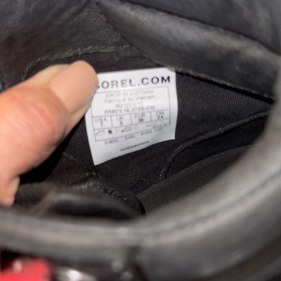 Sorel women’s boots - Picture 4 of 6